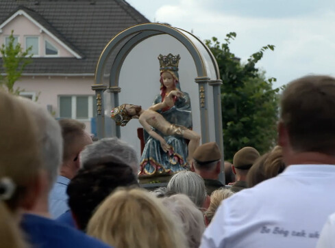 Skrzatuska Pieta wróciła do domu - grafika