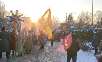 Pilanie z koronami na głowach szli w Orszaku Trzech Króli
