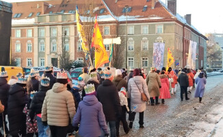 Pilanie z koronami na głowach szli w Orszaku Trzech Króli
