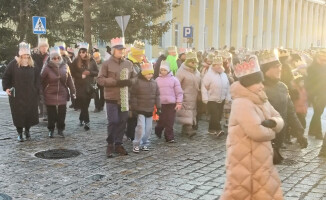 Pilanie z koronami na głowach szli w Orszaku Trzech Króli
