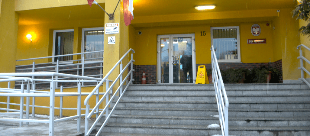 Ruszył proces w sprawie śmierci noworodka w Złotowie. Lekarz nie przyznaje się do winy