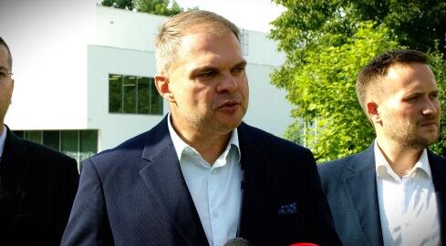 Finanse i zarobki lekarzy. Radny pyta, dyrektorka odpowiada - grafika