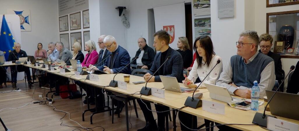 Radni bez służbowych maili. Pytanie o bezpieczeństwo