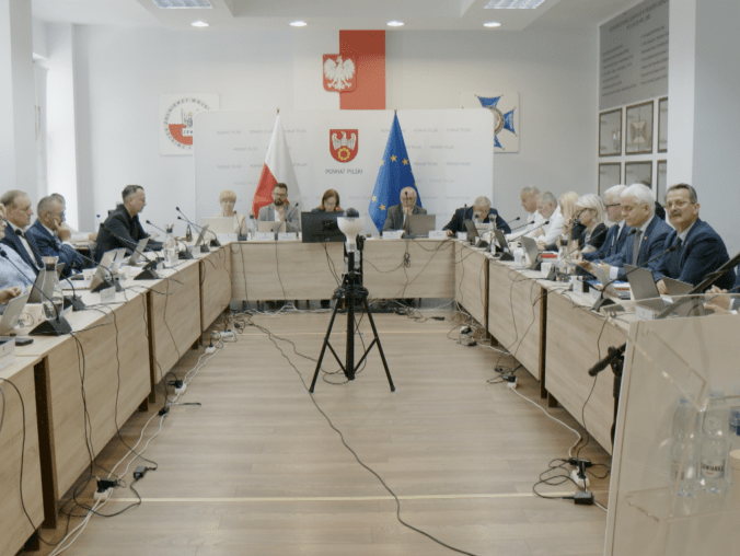 Pokusy władzy, czyli jak samorządowcy przyznawali sobie dodatki - grafika