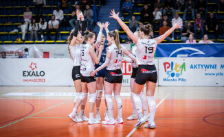Trzy szybkie sety i jeden krok do półfinału