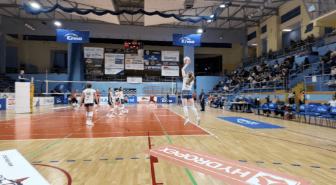 Pilskie siatkarki na trzecim miejscu ligowej tabeli - grafika