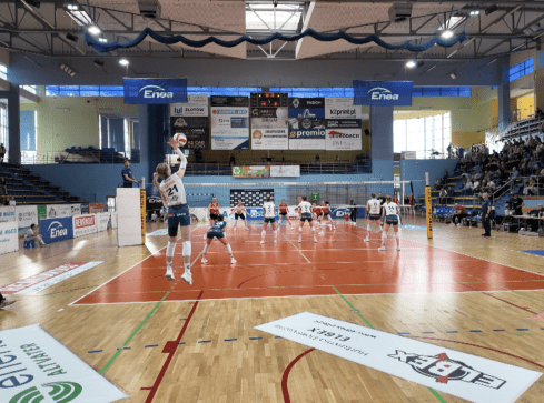 Walka o brąz z pożegnaniem w tle - grafika