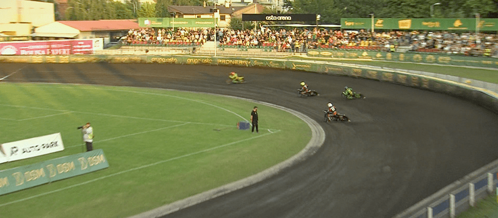 Zacięty bój, doskonałe widowisko żużlowe i czterotysięczna publiczność