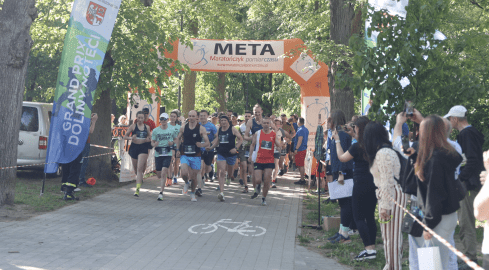 Walka o zdrowie i sportową sylwetkę. Coraz więcej osób biega - grafika
