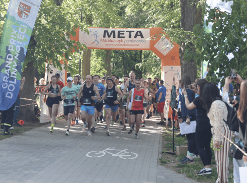 Walka o zdrowie i sportową sylwetkę. Coraz więcej osób biega - grafika