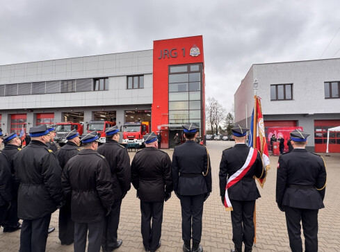 Pilscy strażacy wreszcie na nowym - VIDEO - grafika