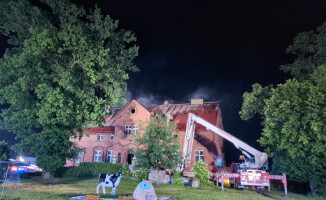 Groźny pożar poddasza