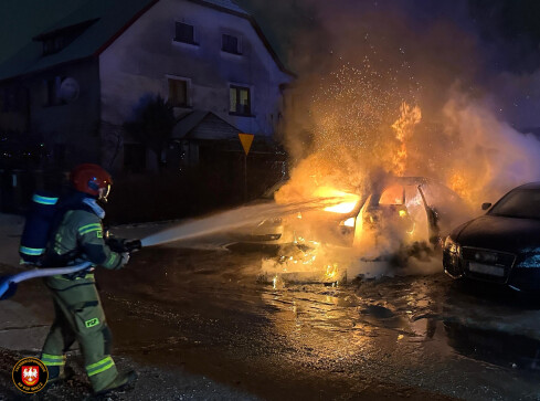 Pożar samochodu - grafika