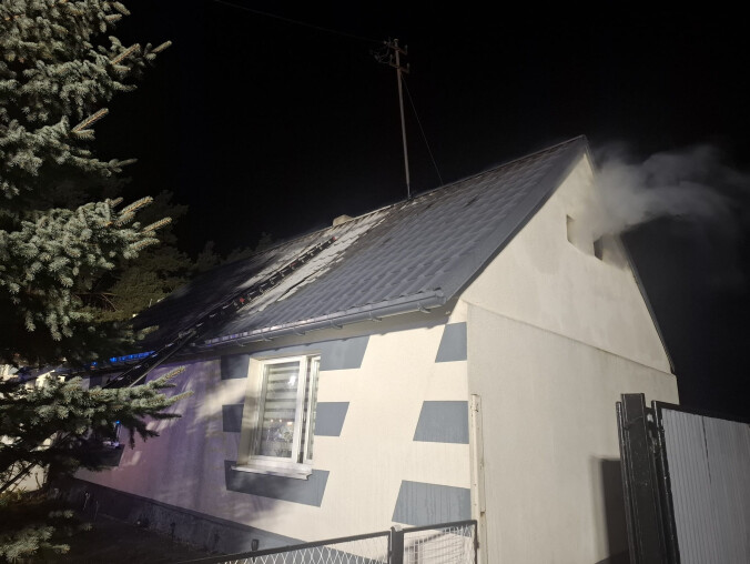 70-latka uciekła z pożaru - grafika