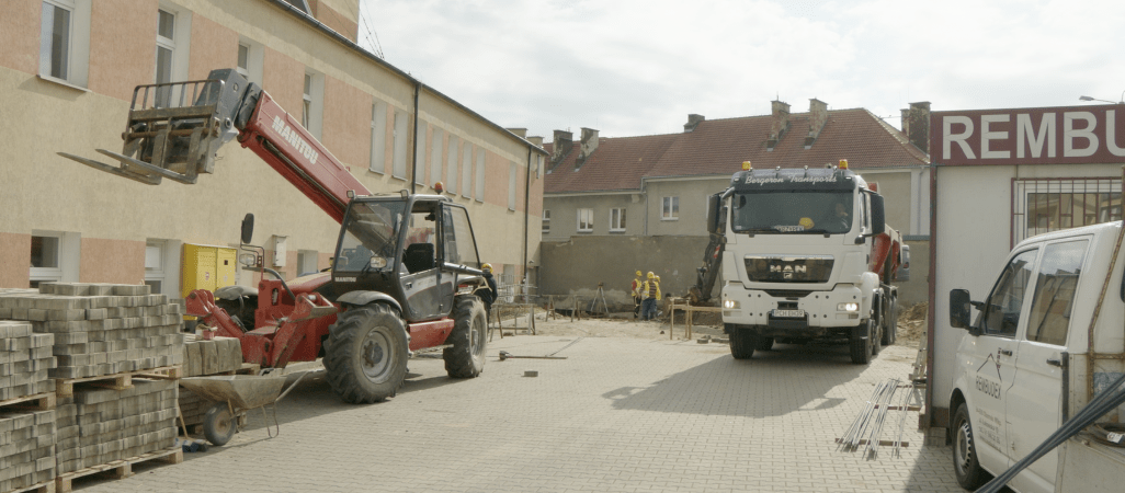 Budowa trwa, a czasu mało