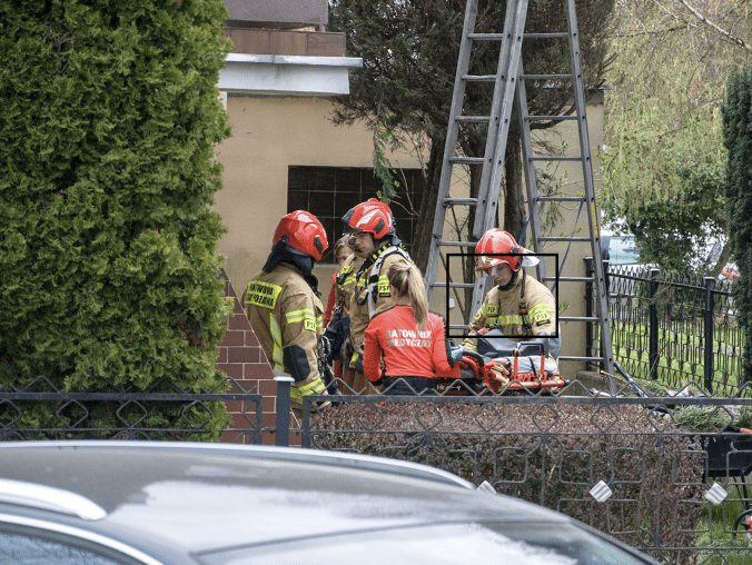 Niebezpieczny upadek z wysokości - grafika