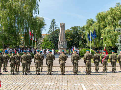 Piła obchodziła Święto  Sił Zbrojnych Rzeczypospolitej Polskiej - grafika