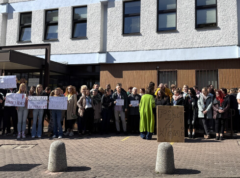 Pracownicy ZUS-ów protestują. Żądają podwyżek - grafika