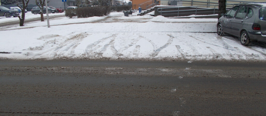 Źle oznakowany parking. Niepełnosprawni mają problem