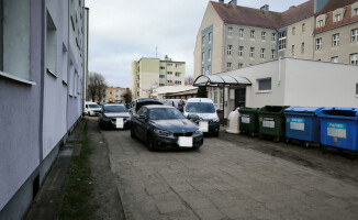 Tędy nie da się przejść. Ale "szefowa" im pozwala