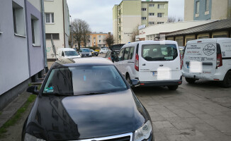 Tędy nie da się przejść. Ale "szefowa" im pozwala