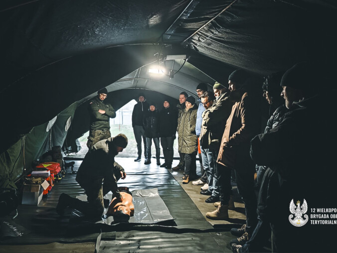 Cywile na szkoleniach wojskowych - grafika