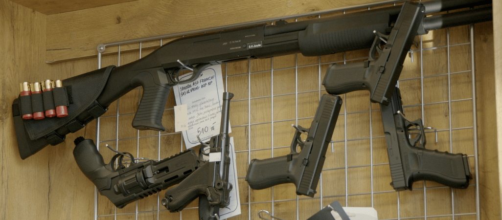 Coraz więcej pozwoleń na broń