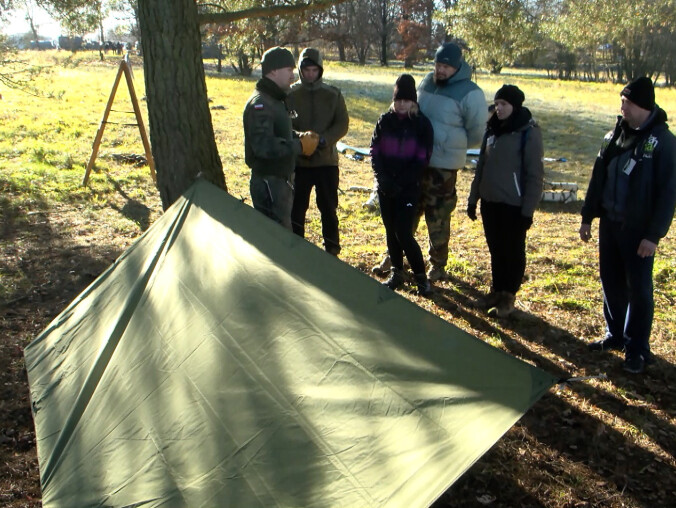 Wojsko szkoli cywili - grafika