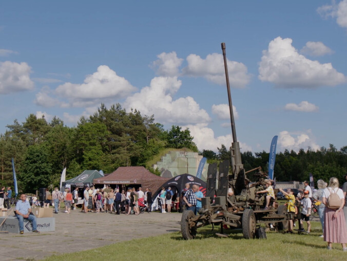 W niedzielę festy wojskowy na lotnisku - grafika