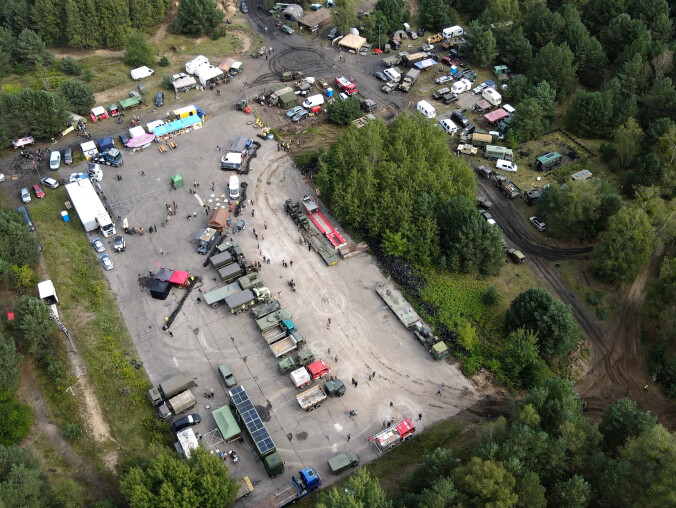 Militarne maszyny na Poligonie Piła - grafika