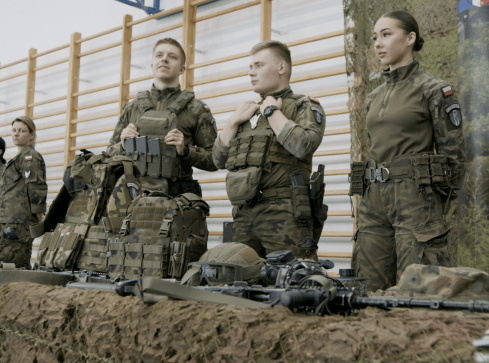 Wojsko zaprasza w kamasze - WIDEO - grafika