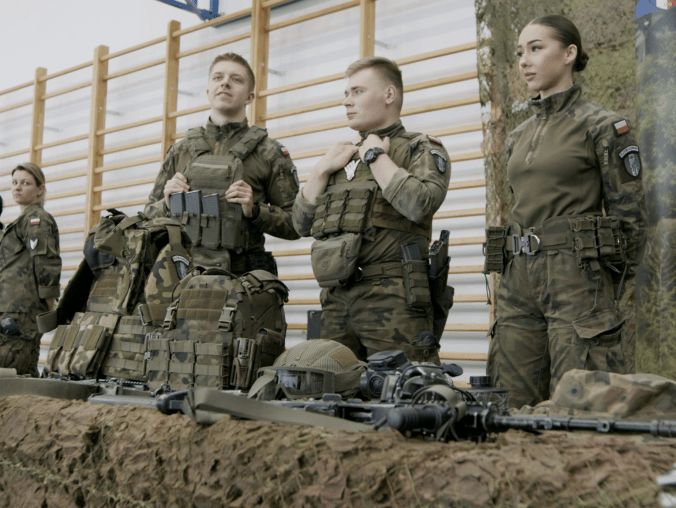 Wojsko zaprasza w kamasze - WIDEO - grafika