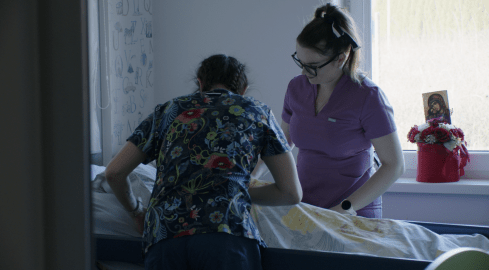 Hospicja potrzebują wykwalifikowanych pracowników - grafika