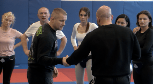 Ratownicy szkolili się z samoobrony - grafika