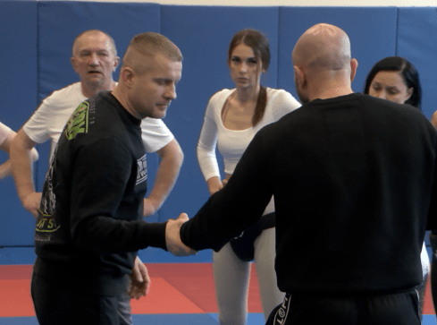 Ratownicy szkolili się z samoobrony - grafika