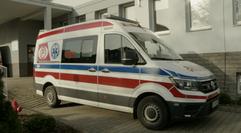 Szpital z nową karetką - grafika