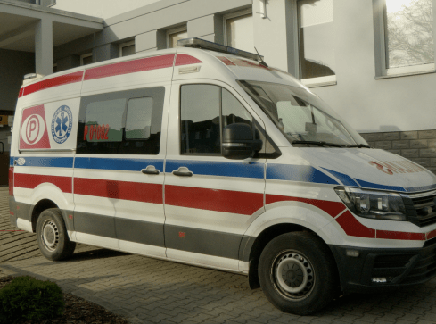 Szpital z nową karetką - grafika