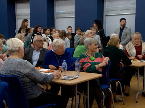 Seniorze, nie łykaj wszystkiego - grafika