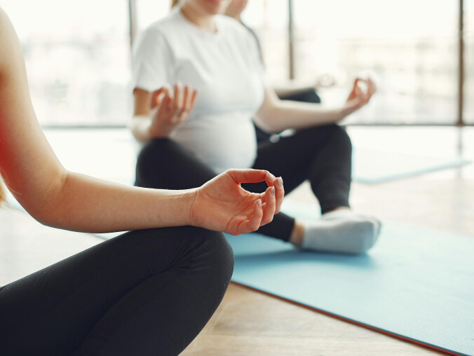 Joga dla ciężarnych, chustonoszenie i zwiedzanie porodówki - grafika