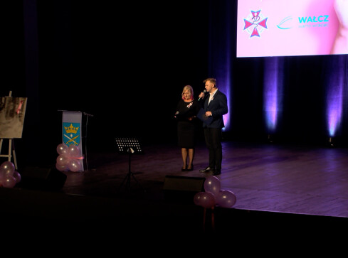 Badajmy piersi - zachęcają Amazonki - grafika