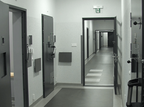 40-latek ukradł wódkę i rower. Groził też ekspedientce - grafika