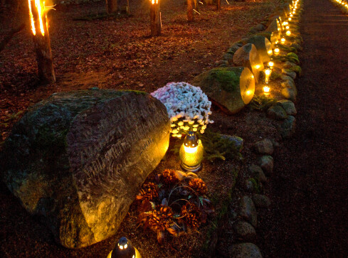 Wyjątkowa msza, na wyjątkowym cmentarzu  - grafika