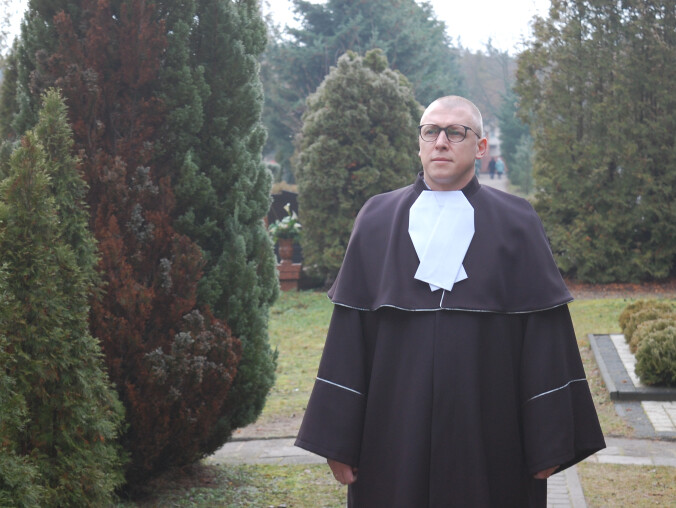 Świecki pogrzeb i Mistrz Ceremonii Pogrzebowej – co warto wiedzieć - grafika