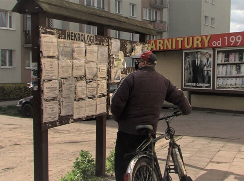 Przybywa zgonów. Na pochówek trzeba czekać nawet tydzień  - grafika