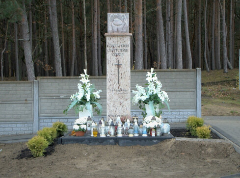 Pomnik Dzieci Utraconych stanął dzięki anonimowemu darczyńcy  - grafika