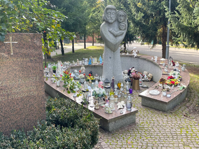 Pogrzeby dzieci utraconych w regionie  - grafika