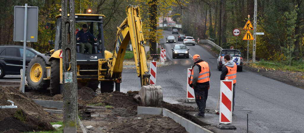 Postępują prace na al. Niepodległości w Pile 