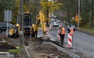 Postępują prace na al. Niepodległości w Pile 