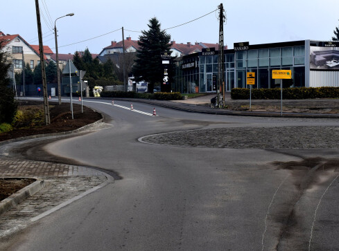 Rondo na Zielonej Dolinie zostało "naprawione" - ZDJĘCIA  - grafika