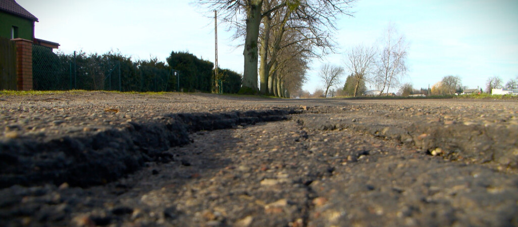 Mieszkańcy Kolna domagają się remontu drogi